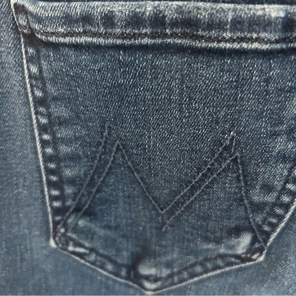 MOTHER The Looker Ankle Fray Jeans in Invitation Only Wash. Size. 25. - Picture 8 of 16